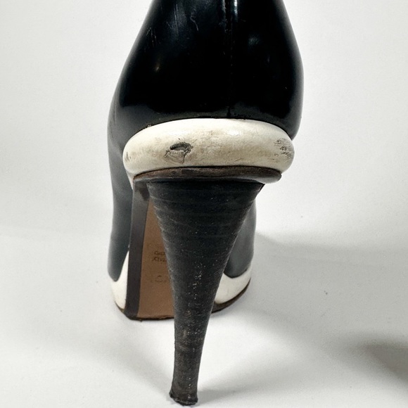 AUTHENTIC FENDI LEATHER AND SUEDE ANKLE BOOTS - Picture 7 of 8